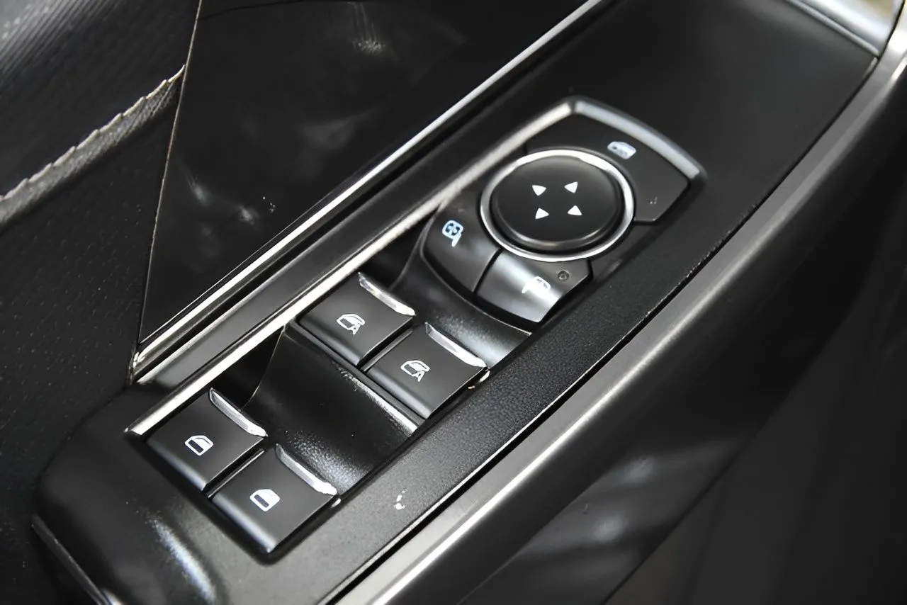 2023 Ford F-150 XLT photo 5