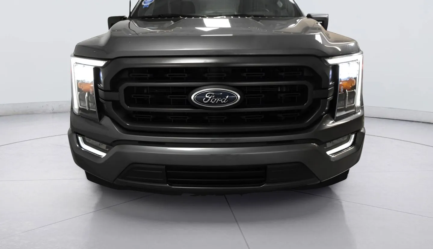 2023 Ford F-150 XLT photo 4