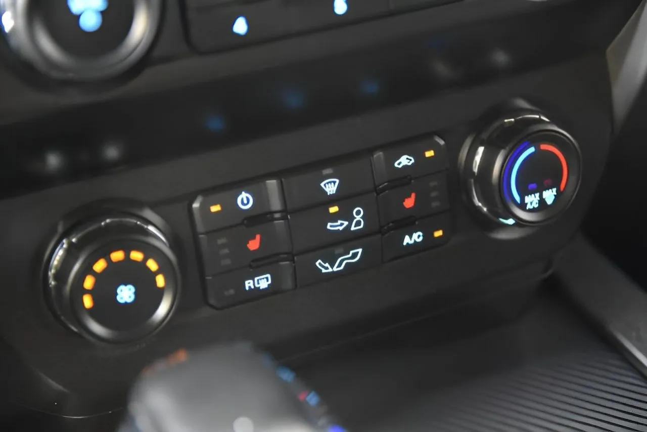 2020 Ford F-150 XLT photo 36