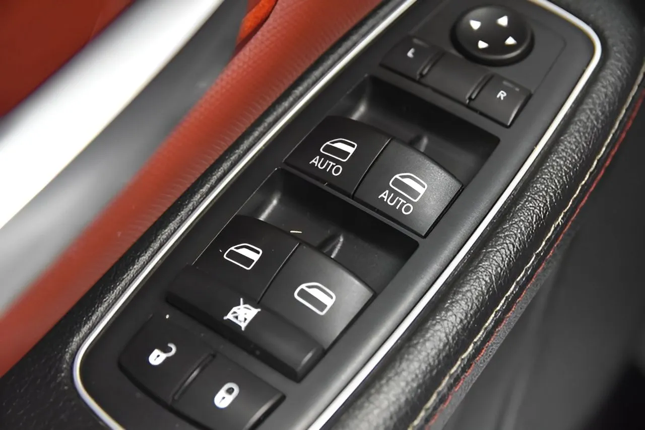 2020 Ram 1500 Rebel photo 18
