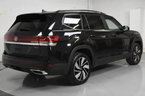 Photos of 2024 Volkswagen Atlas 2.0T SE w/Technology for sale in McAllen, TX at Trevinos Auto Mart