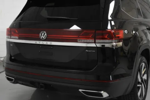 Another view of 2024 Volkswagen Atlas SE 4MOTION w/Tech Pkg Sport Utility 4D for sale in McAllen, TX at Trevinos Auto Mart