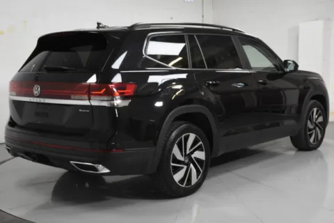 Photos of 2024 Volkswagen Atlas SE 4MOTION w/Tech Pkg Sport Utility 4D for sale in McAllen, TX at Trevinos Auto Mart