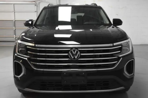 More photos of 2024 Volkswagen Atlas SE 4MOTION w/Tech Pkg Sport Utility 4D at Trevinos Auto Mart, TX