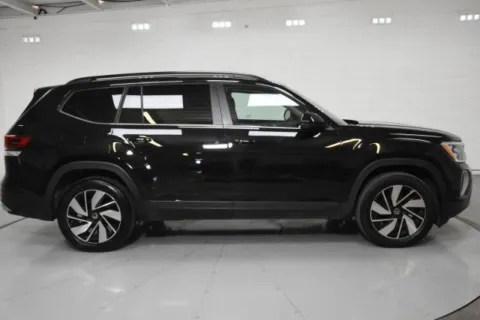 More photos of 2024 Volkswagen Atlas 2.0T SE w/Technology at Trevinos Auto Mart, TX