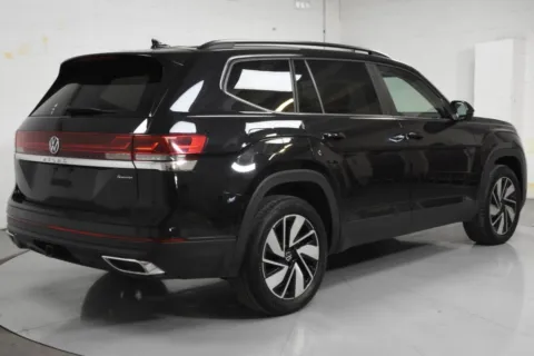 Photos of 2024 Volkswagen Atlas SE 4MOTION w/Tech Pkg Sport Utility 4D for sale in McAllen, TX at Trevinos Auto Mart