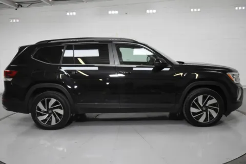 More photos of 2024 Volkswagen Atlas SE 4MOTION w/Tech Pkg Sport Utility 4D at Trevinos Auto Mart, TX