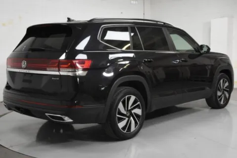 Photos of 2024 Volkswagen Atlas 2.0T SE w/Technology for sale in McAllen, TX at Trevinos Auto Mart