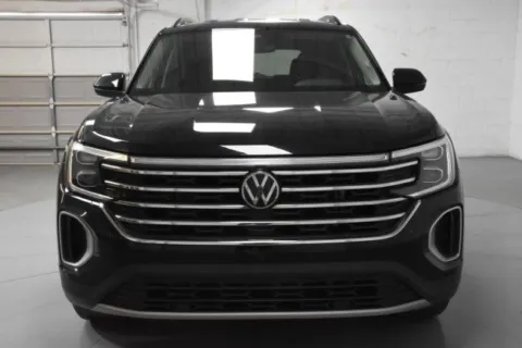 More photos of 2024 Volkswagen Atlas 2.0T SE w/Technology at Trevinos Auto Mart, TX