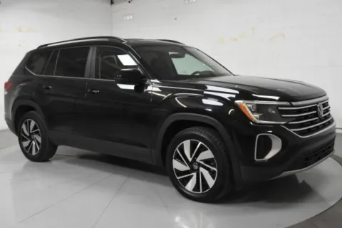 Black 2024 Volkswagen Atlas 2.0T SE w/Technology for sale in McAllen, TX