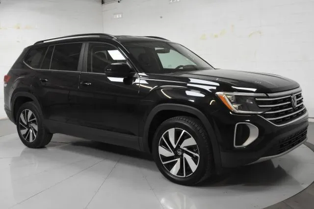 Black 2024 Volkswagen Atlas 2.0T SE w/Technology for sale in McAllen, TX