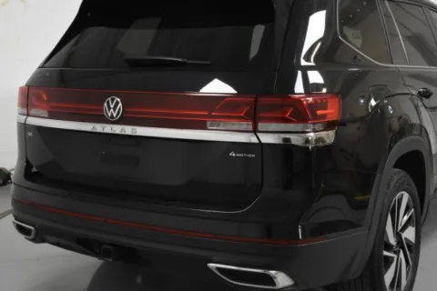 Another view of 2024 Volkswagen Atlas 2.0T SE w/Technology for sale in McAllen, TX at Trevinos Auto Mart