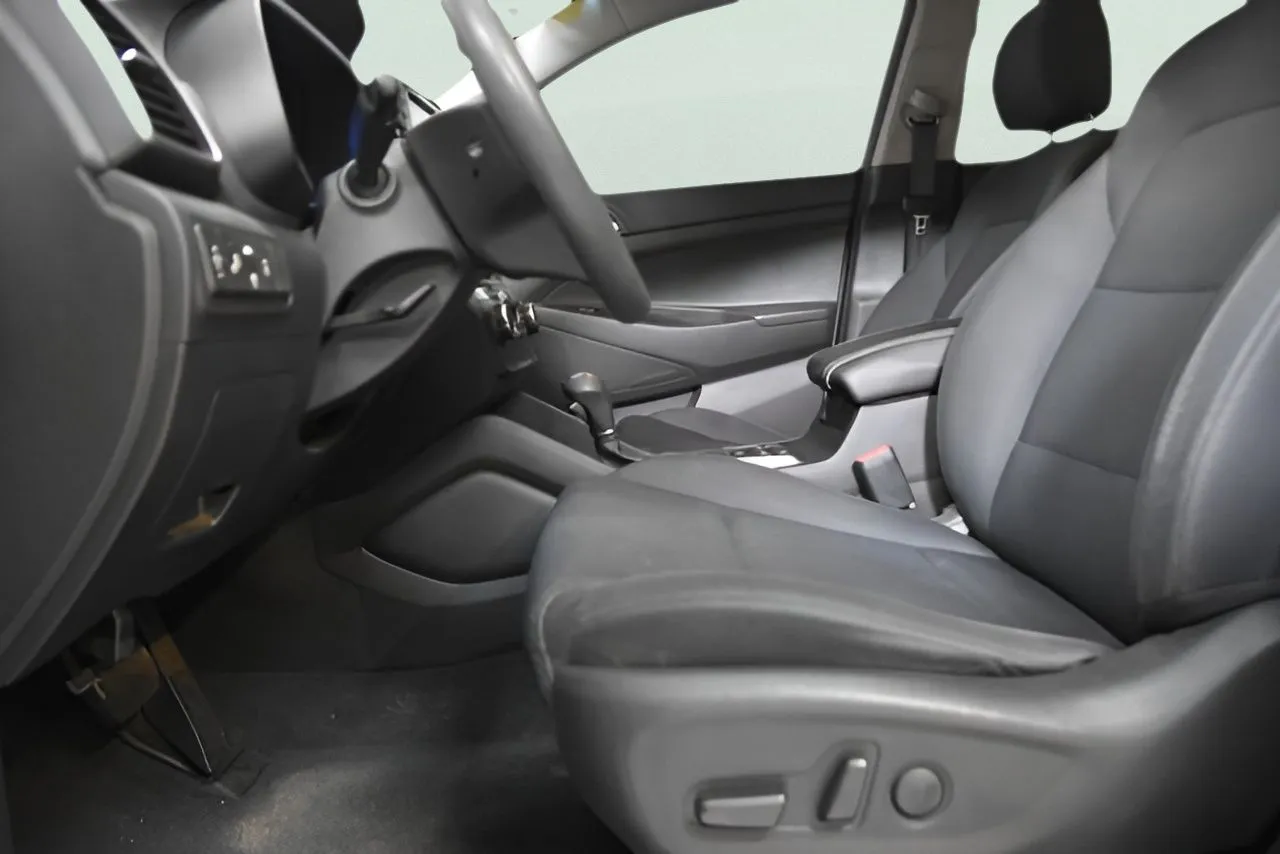 2019 Hyundai Tucson Value photo 3