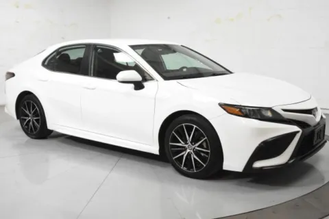 White 2023 Toyota Camry SE for sale in McAllen, TX