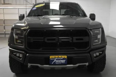 More photos of 2018 Ford F-150 Raptor at Trevinos Auto Mart, TX