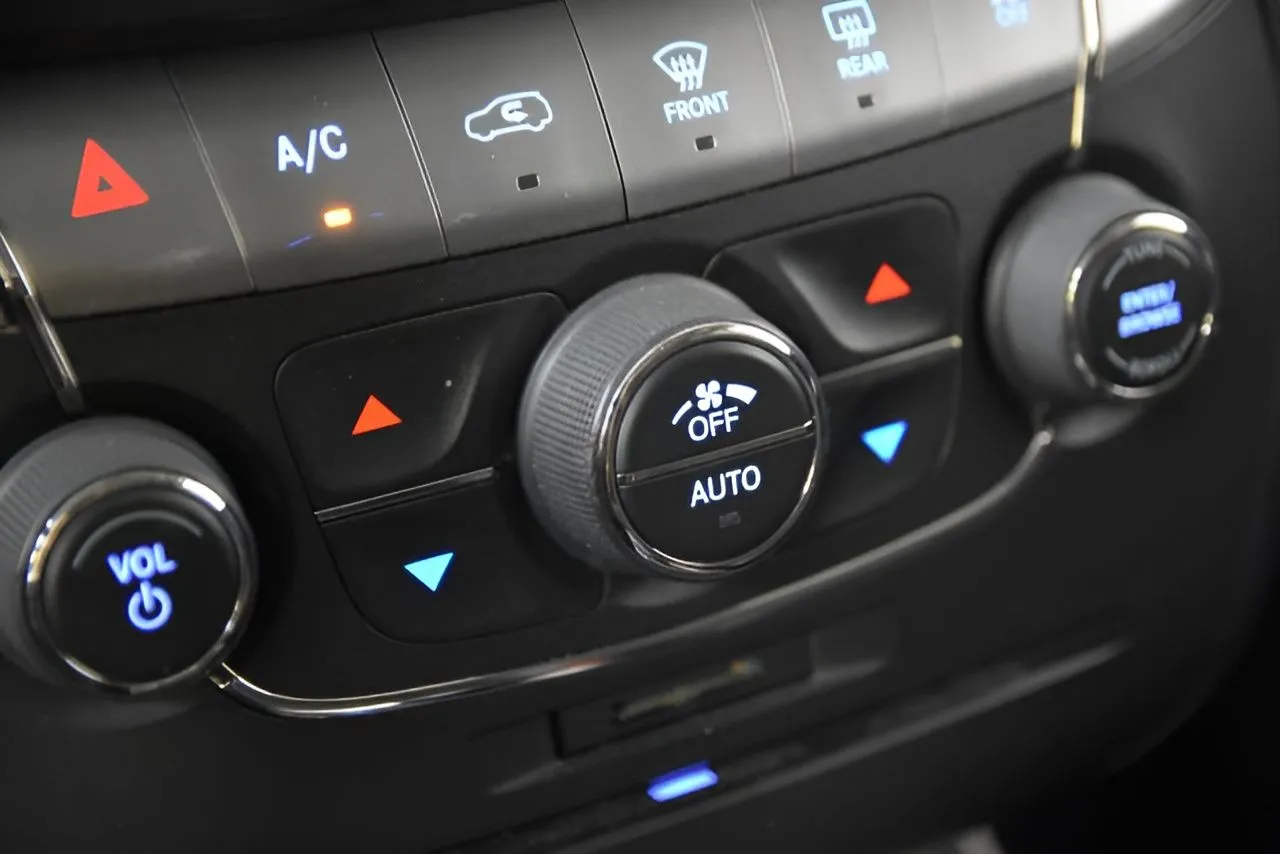 2020 Dodge Journey Crossroad photo 17