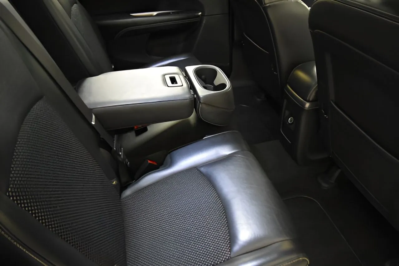 2020 Dodge Journey Crossroad photo 9