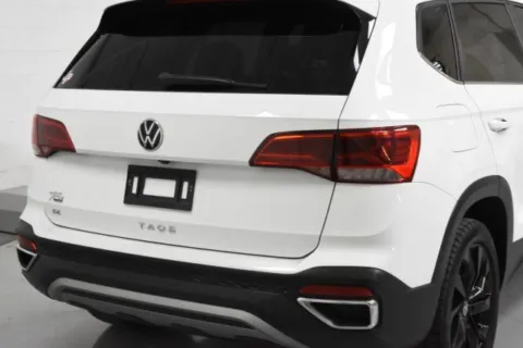 Another view of 2022 Volkswagen Taos 1.5T SE for sale in McAllen, TX at Trevinos Auto Mart