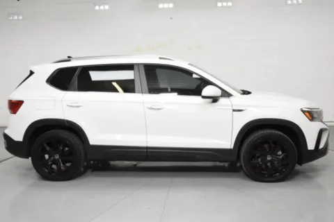 More photos of 2022 Volkswagen Taos 1.5T SE at Trevinos Auto Mart, TX
