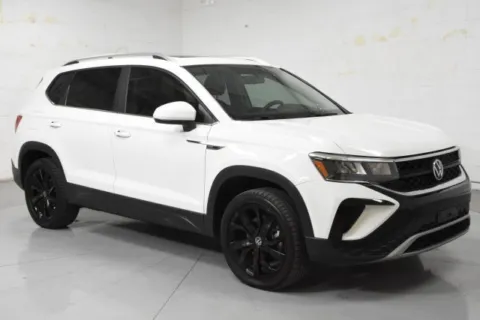 Silver 2022 Volkswagen Taos 1.5T SE for sale in McAllen, TX