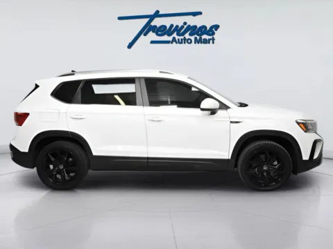 More photos of 2022 Volkswagen Taos 1.5T SE at Trevinos Auto Mart, TX