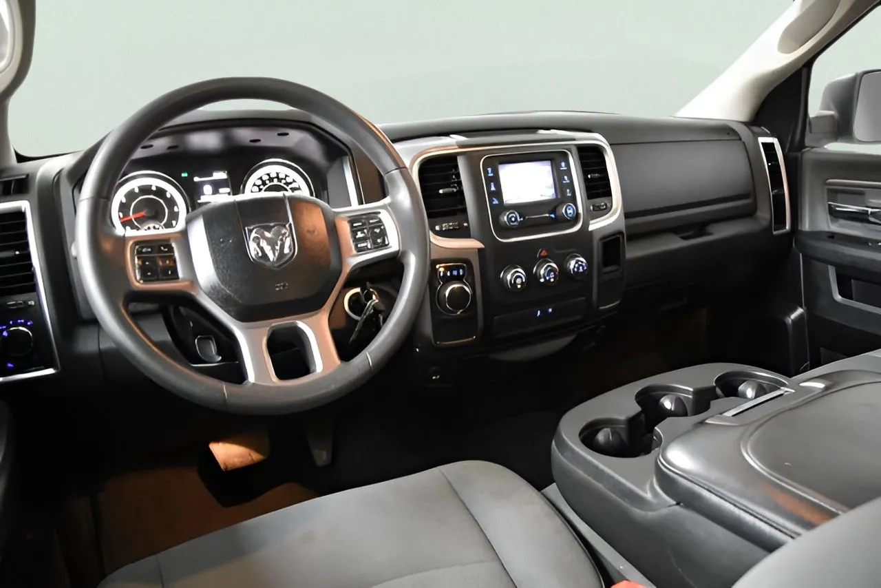 2021 Ram 1500 Classic SLT photo 35