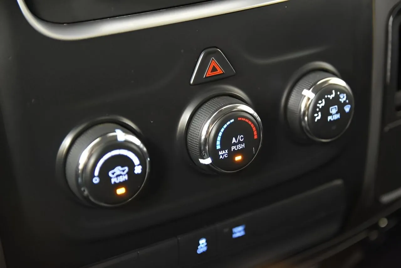 2021 Ram 1500 Classic SLT photo 10