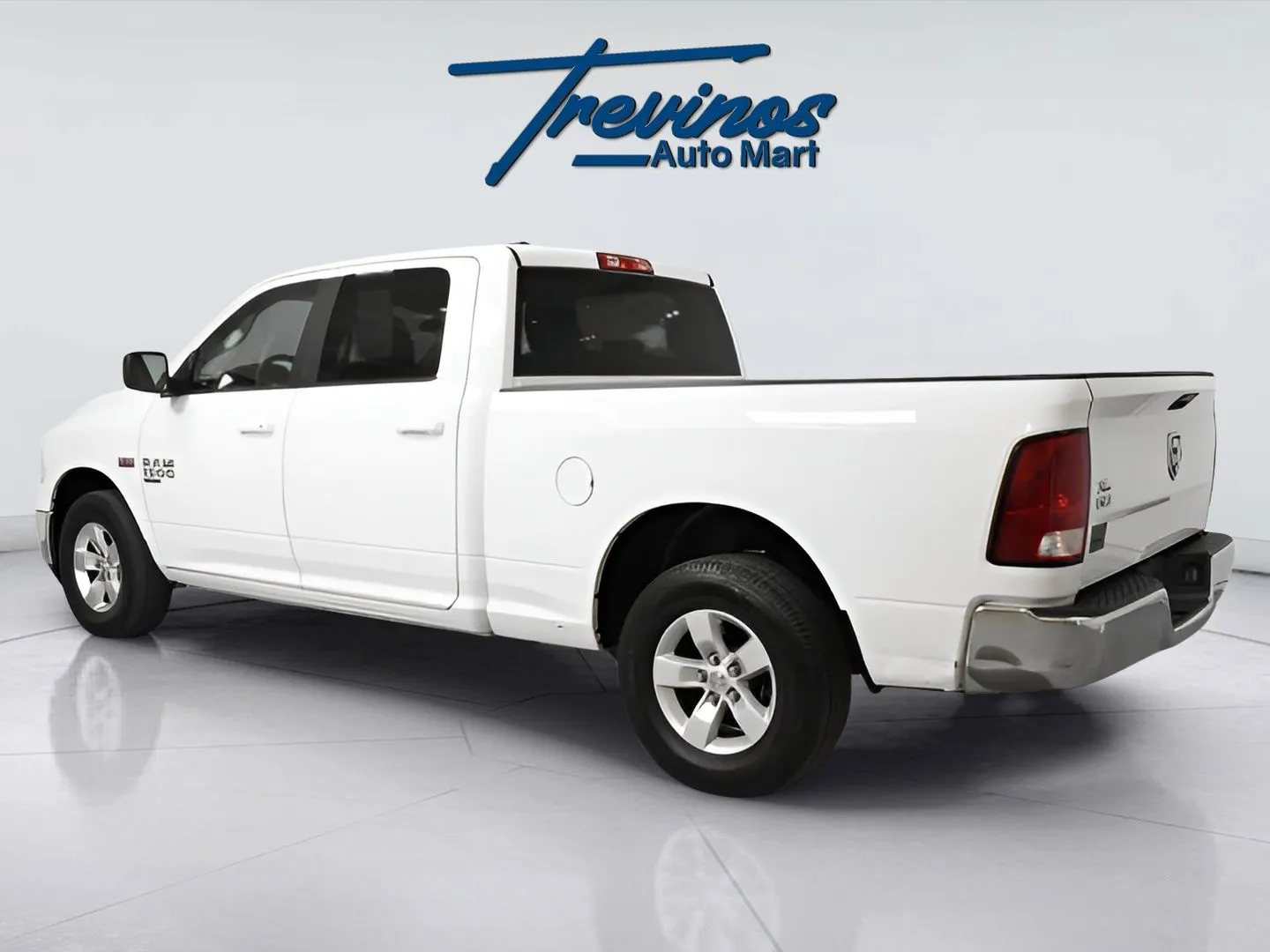 2021 Ram 1500 Classic SLT photo 4