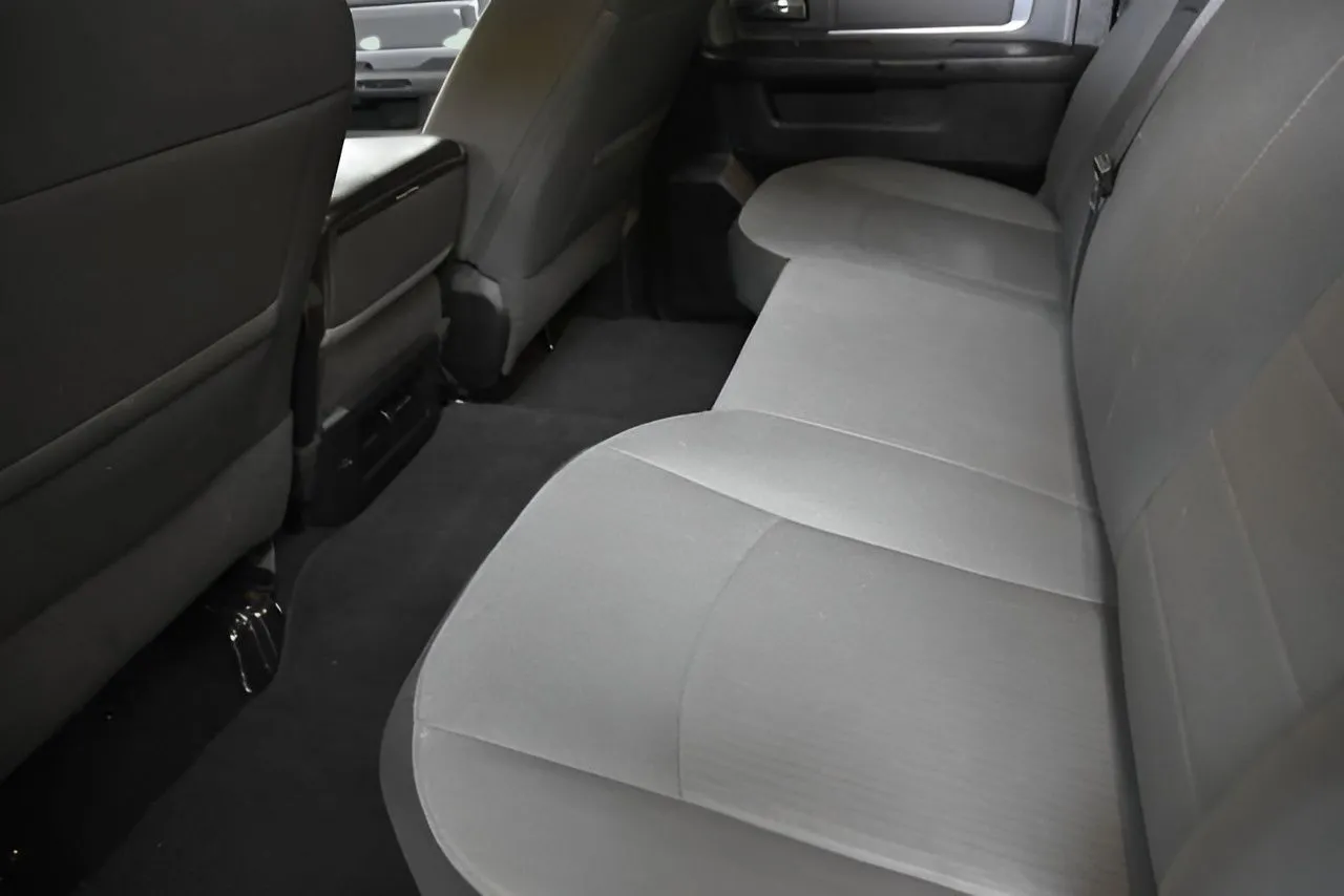 2021 Ram 1500 Classic SLT photo 11