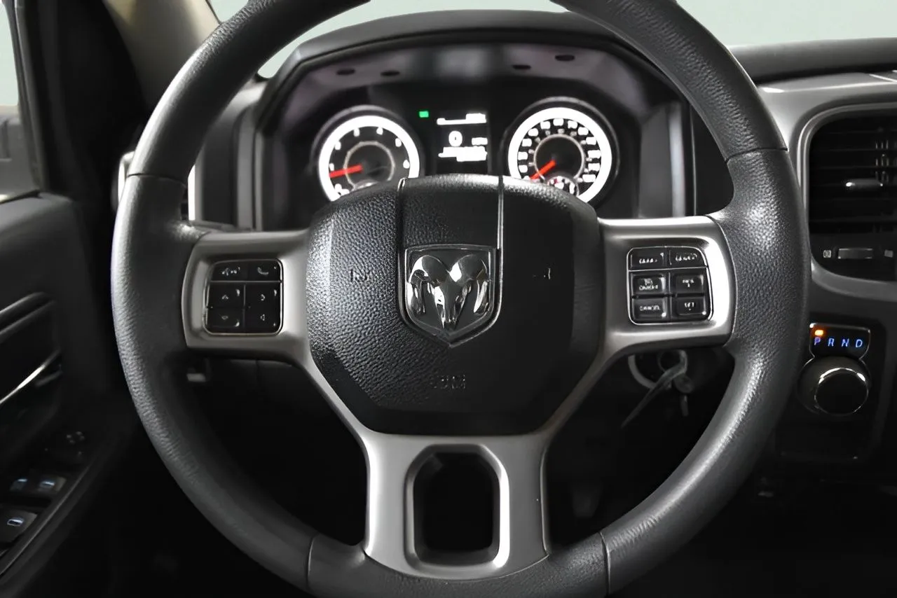 2021 Ram 1500 Classic SLT photo 19