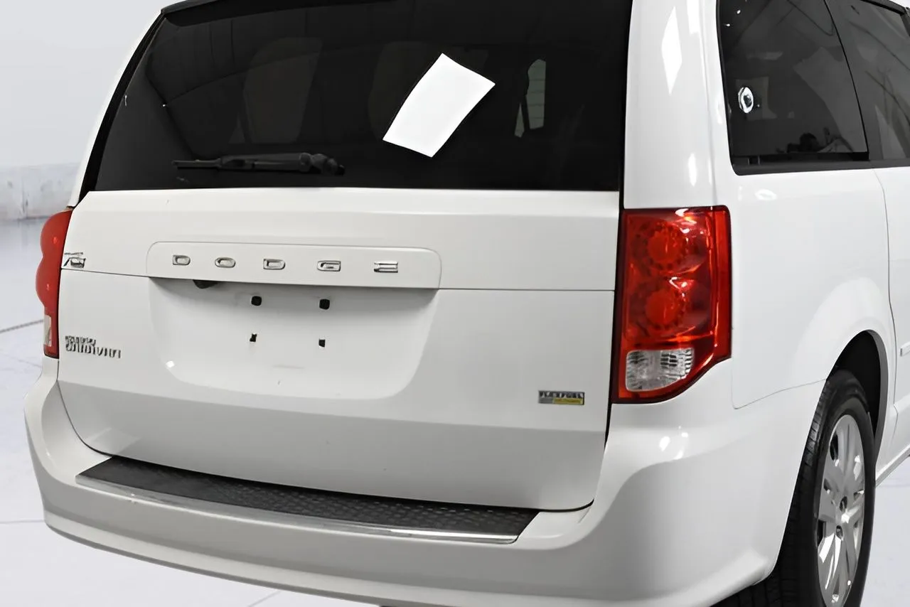 2017 Dodge Grand Caravan SE photo 23