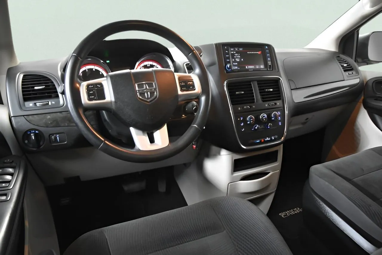 2017 Dodge Grand Caravan SE photo 29