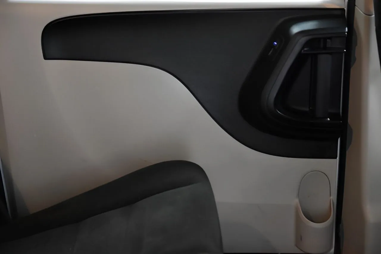 2017 Dodge Grand Caravan SE photo 22