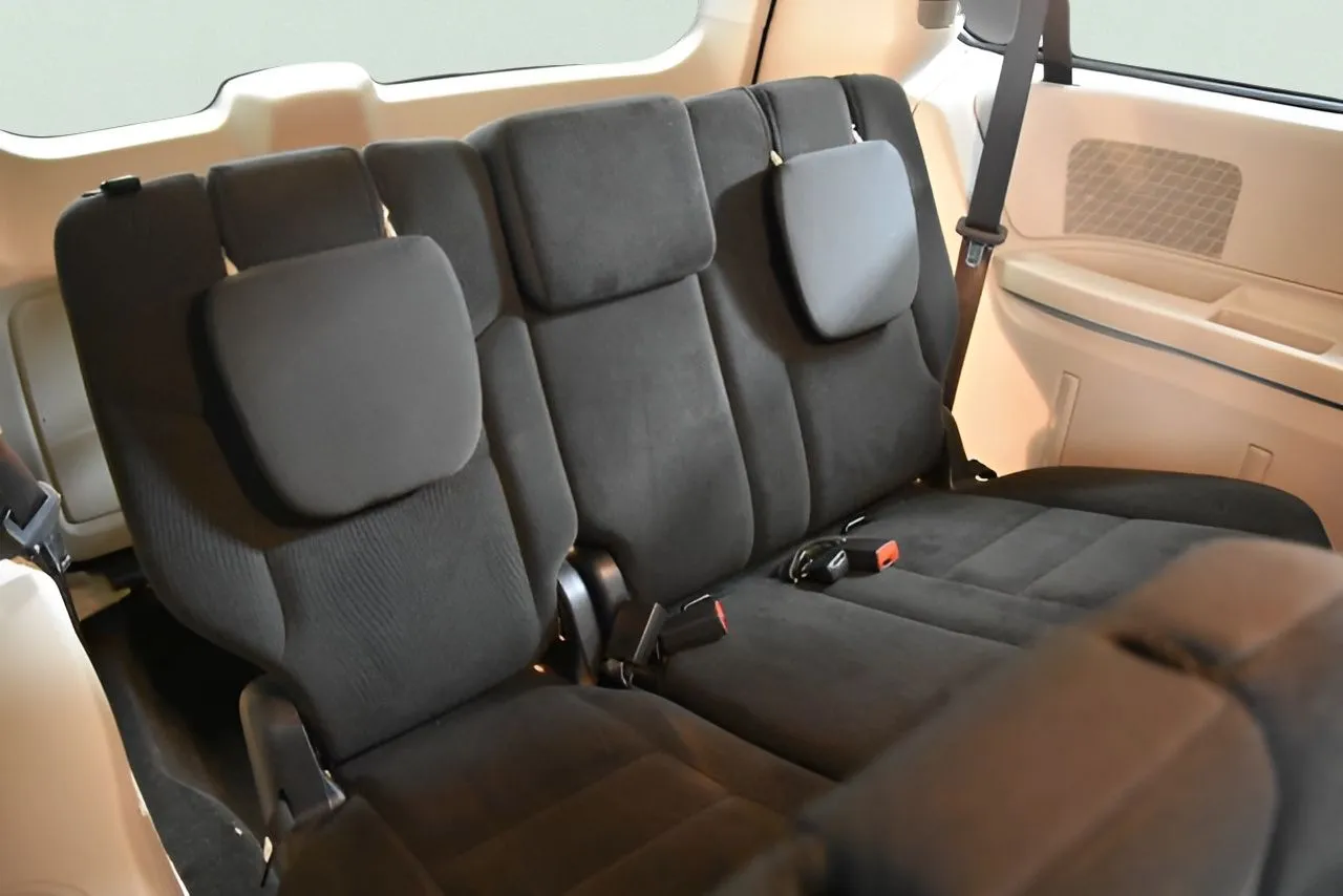 2017 Dodge Grand Caravan SE photo 31