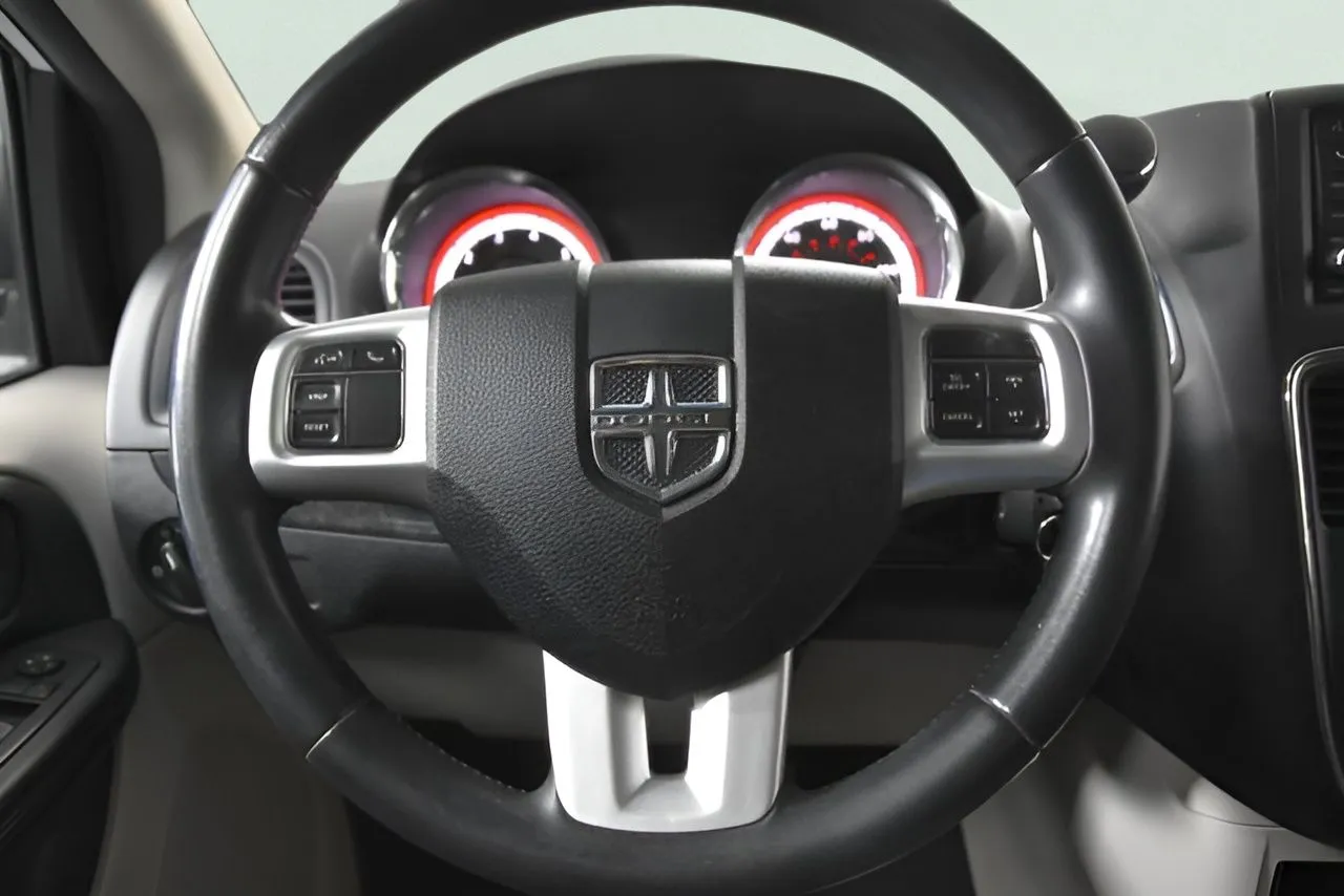 2017 Dodge Grand Caravan SE photo 4