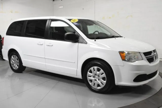 White 2017 Dodge Grand Caravan SE for sale in McAllen, TX