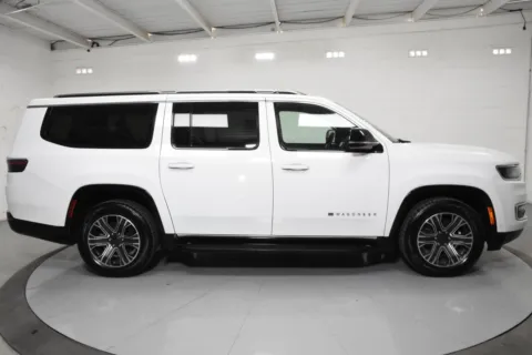 More photos of 2023 Jeep Wagoneer L Series II at Trevinos Auto Mart, TX