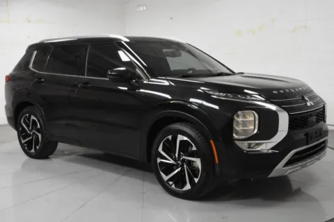 Black 2022 Mitsubishi Outlander SEL for sale in McAllen, TX
