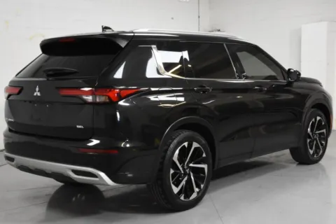 Photos of 2022 Mitsubishi Outlander SEL for sale in McAllen, TX at Trevinos Auto Mart