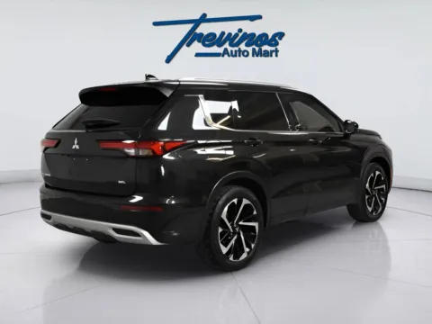 Photos of 2022 Mitsubishi Outlander SEL for sale in McAllen, TX at Trevinos Auto Mart