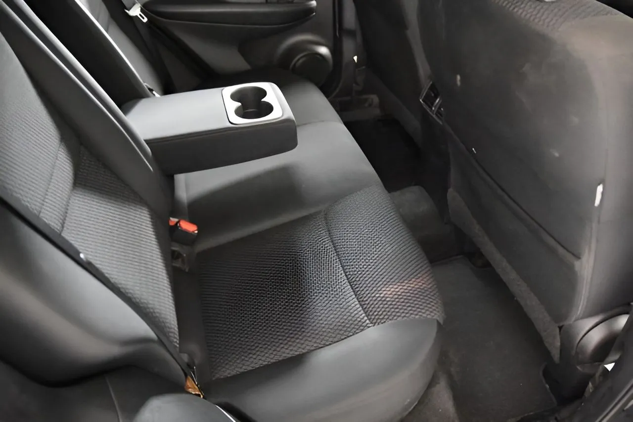 2019 Nissan Rogue Sport S photo 24