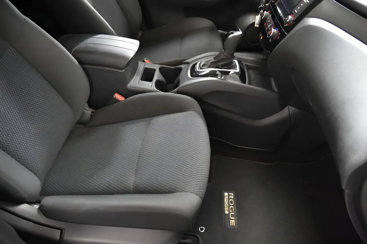 2019 Nissan Rogue Sport S photo 11