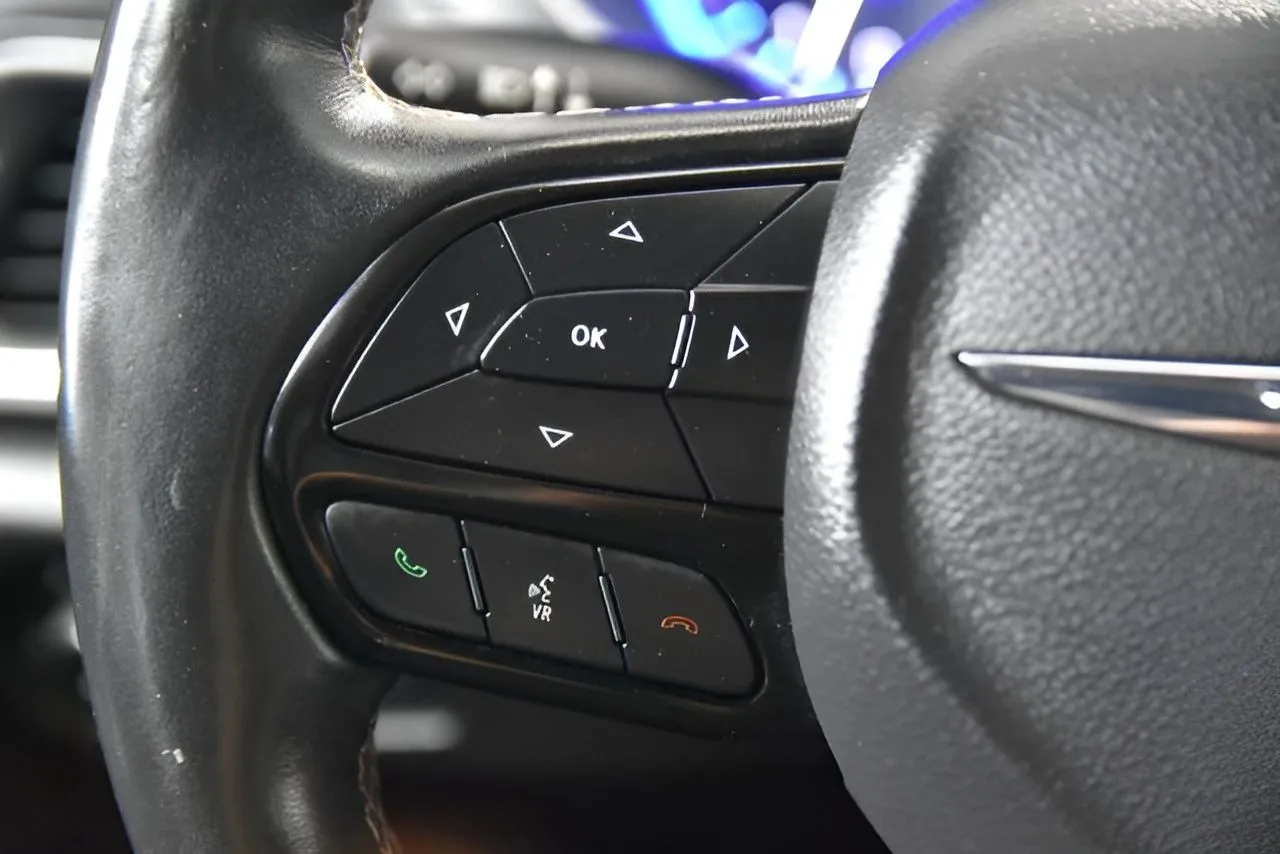 2018 Chrysler Pacifica Touring Plus photo 21