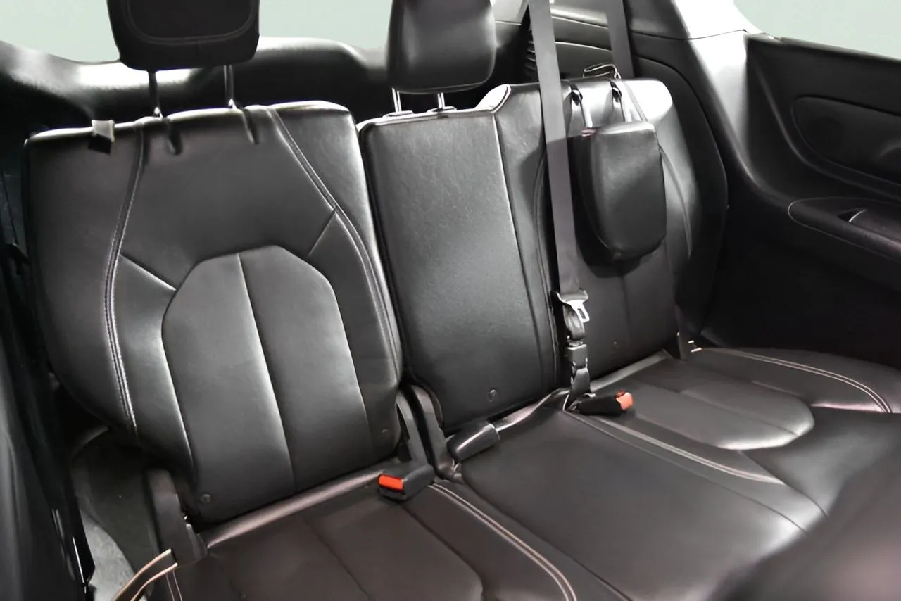 2018 Chrysler Pacifica Touring Plus photo 45