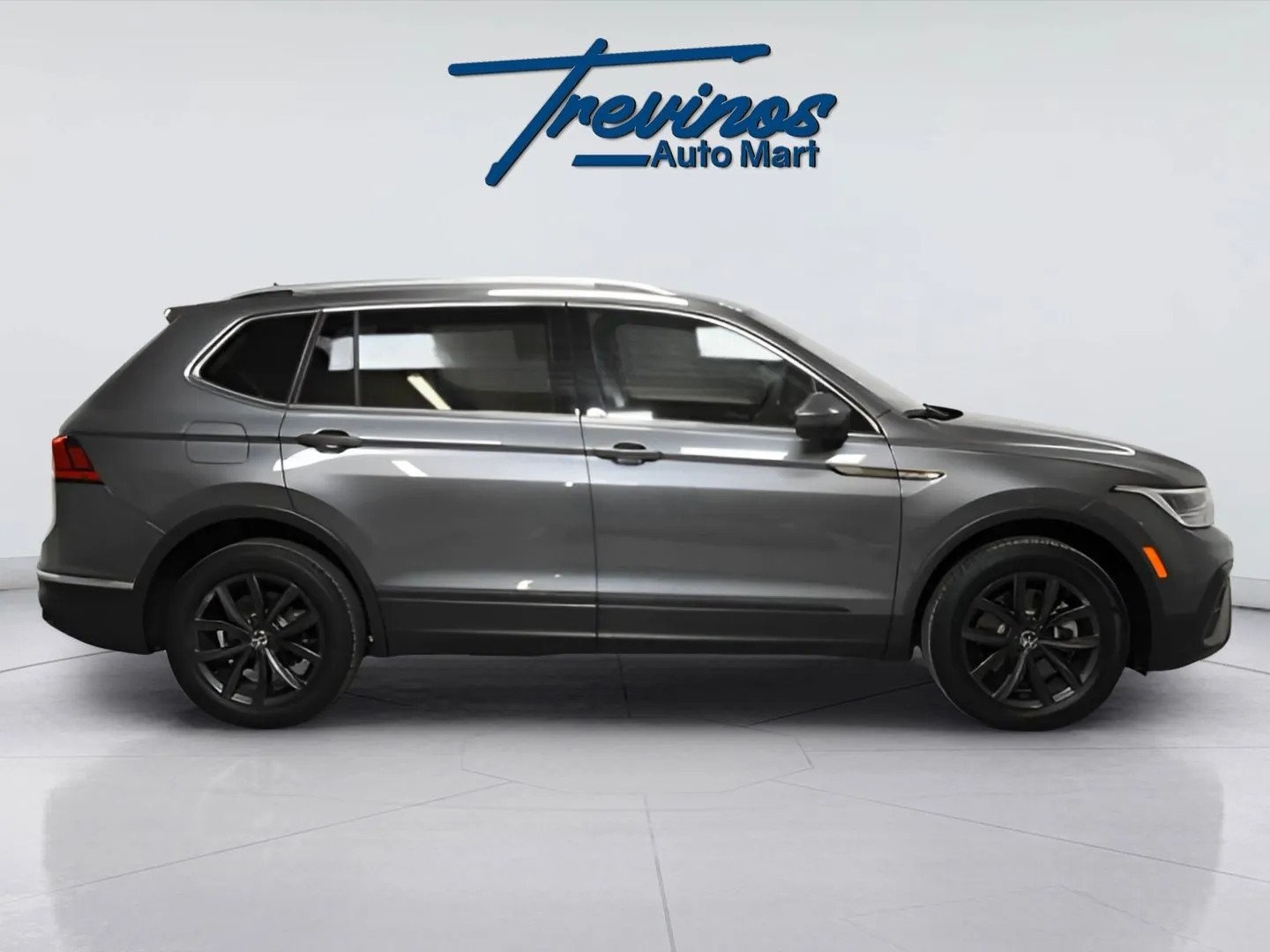 2024 Volkswagen Tiguan SE Wolfsburg Edition photo 13