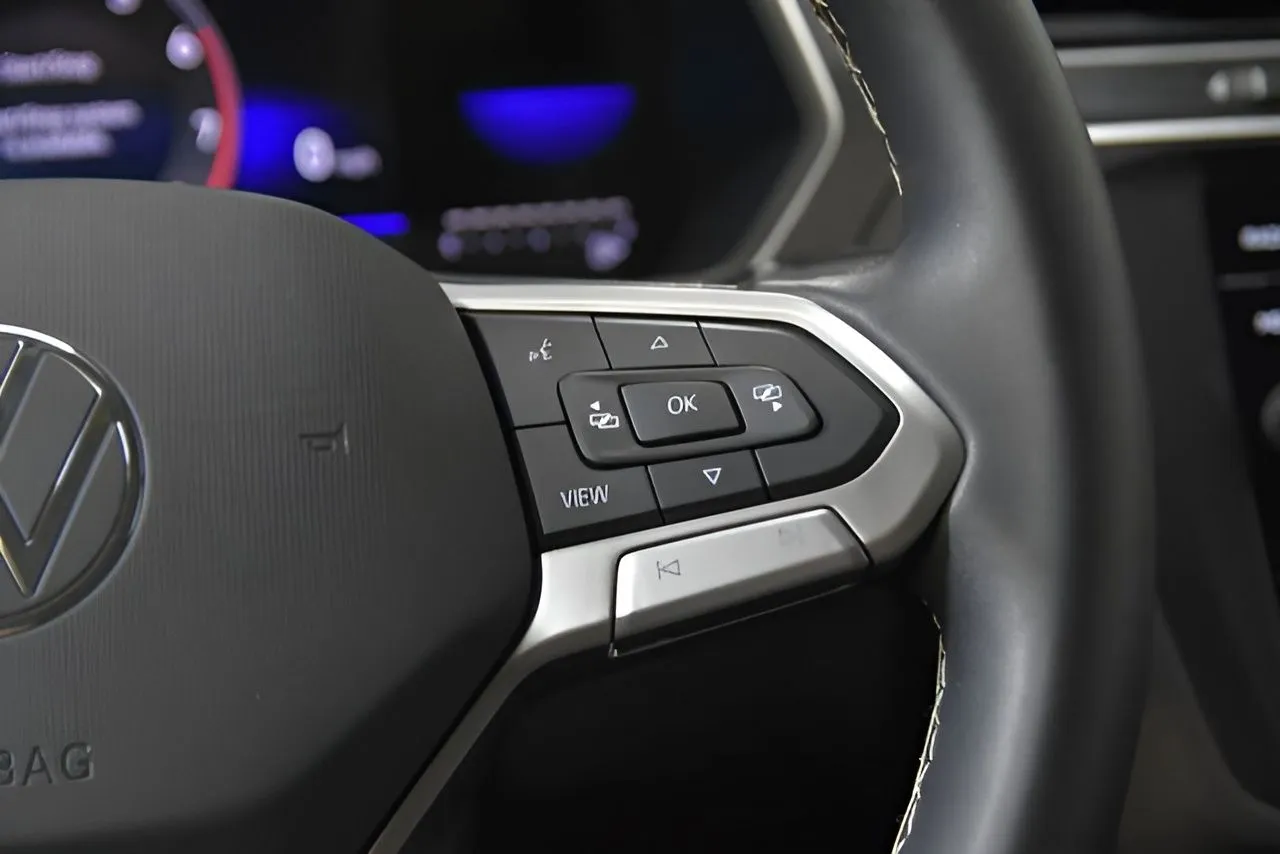 2024 Volkswagen Tiguan SE Wolfsburg Edition photo 18