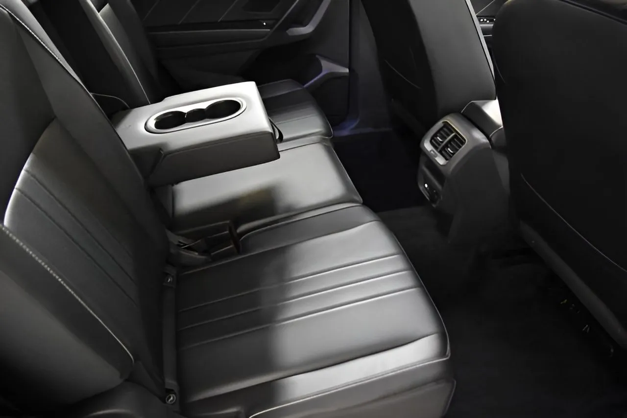 2024 Volkswagen Tiguan SE Wolfsburg Edition photo 22