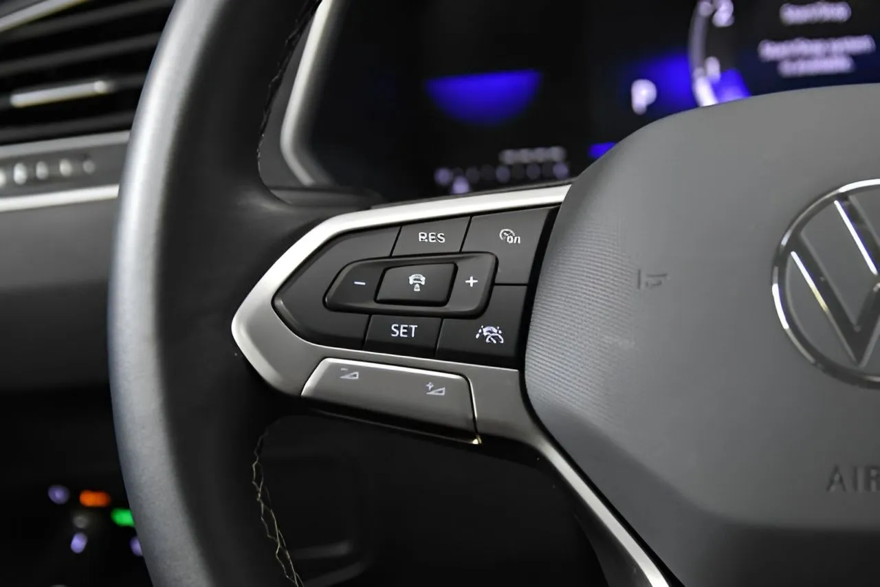 2024 Volkswagen Tiguan SE Wolfsburg Edition photo 4