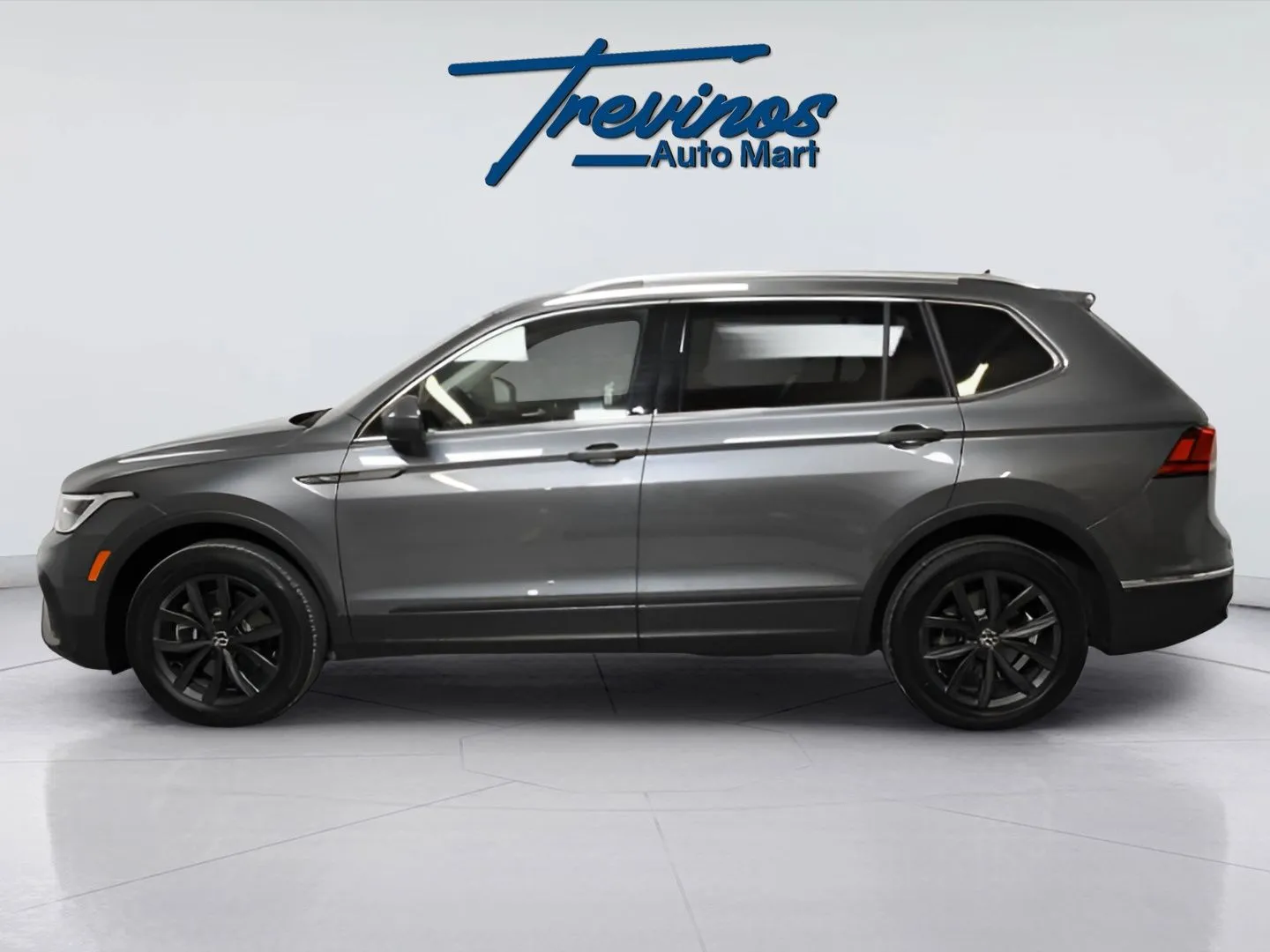 2024 Volkswagen Tiguan SE Wolfsburg Edition photo 15