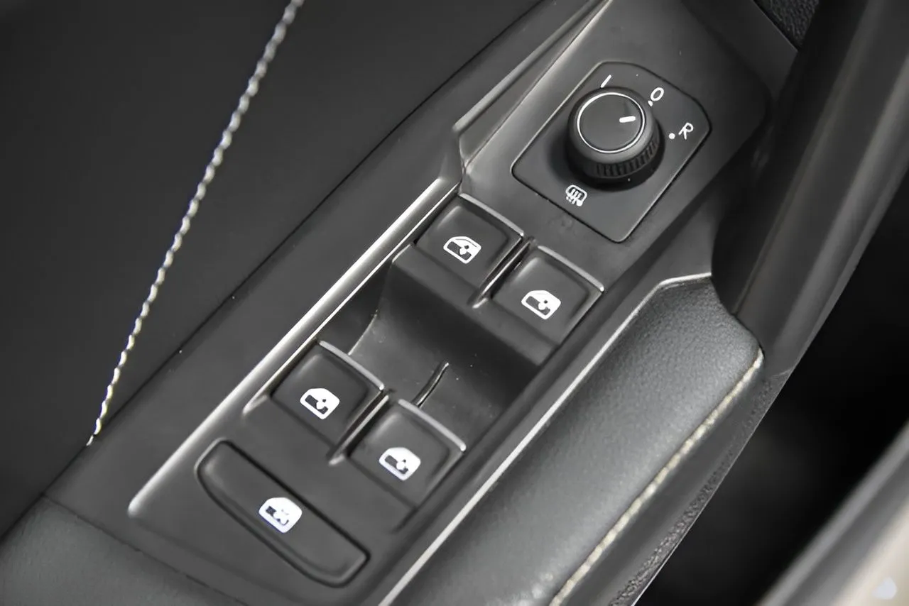 2024 Volkswagen Tiguan SE Wolfsburg Edition photo 17
